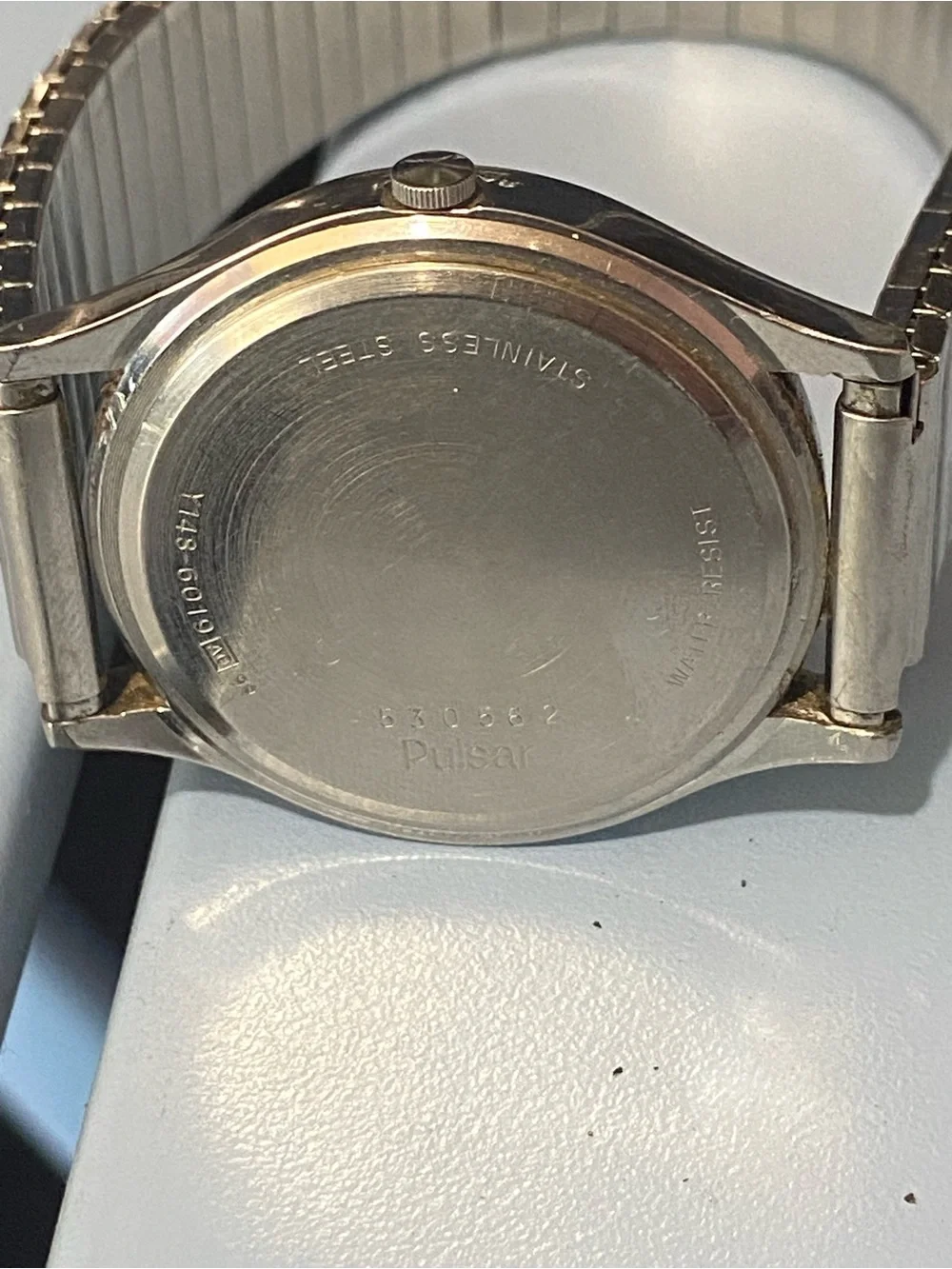 Vintage 1988 Pulsar by Seiko Day-Date Watch Original Stretch Band & Box  Y143